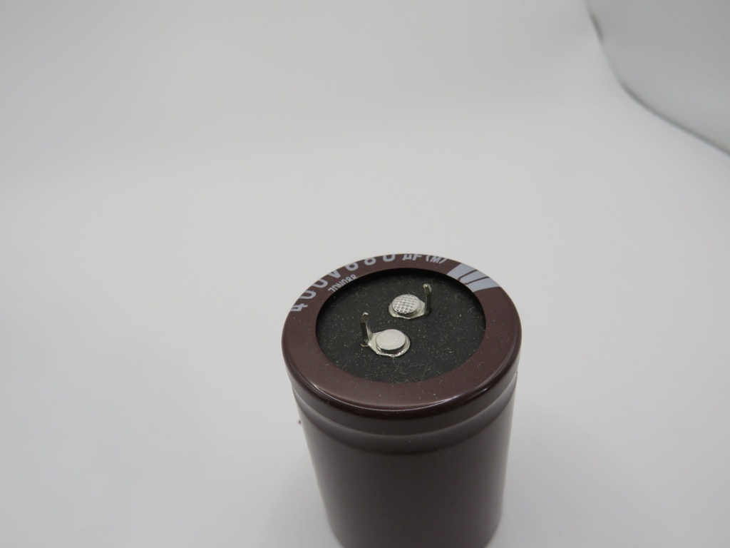 680UF-400V-105