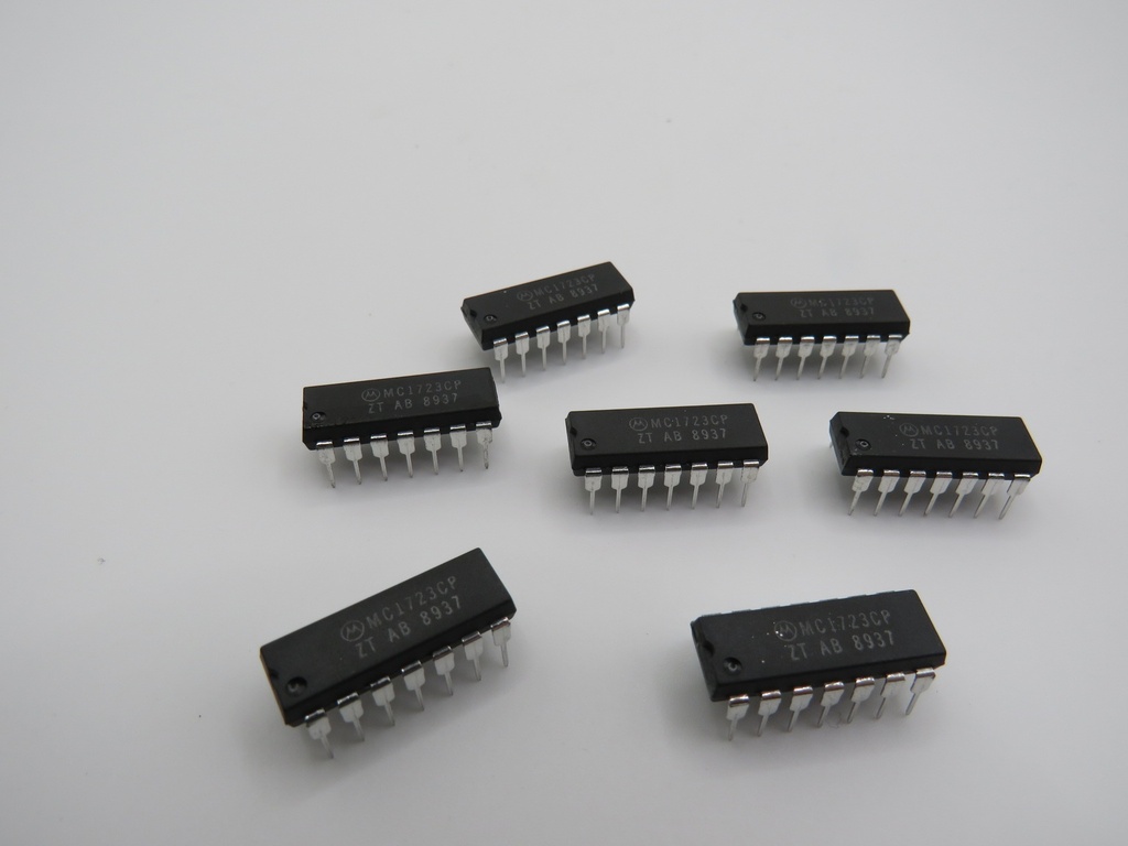 MC1723CP