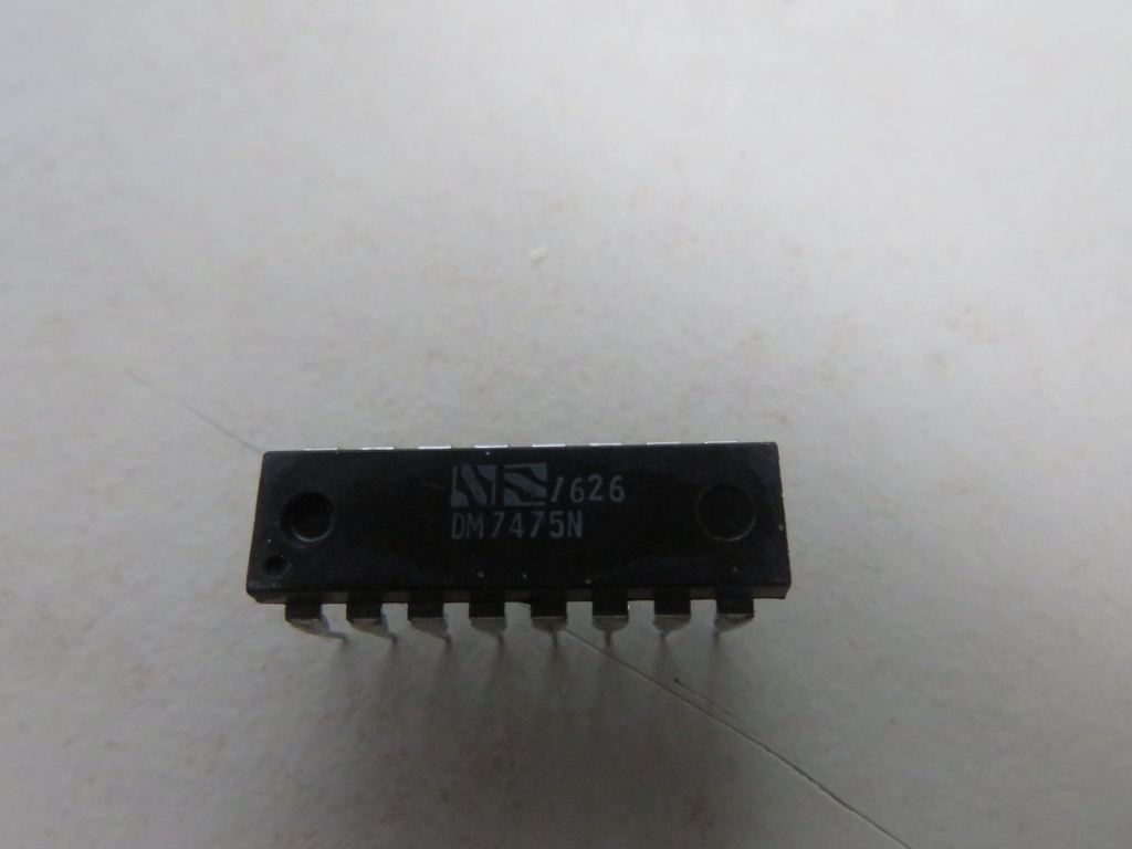 DM7475N