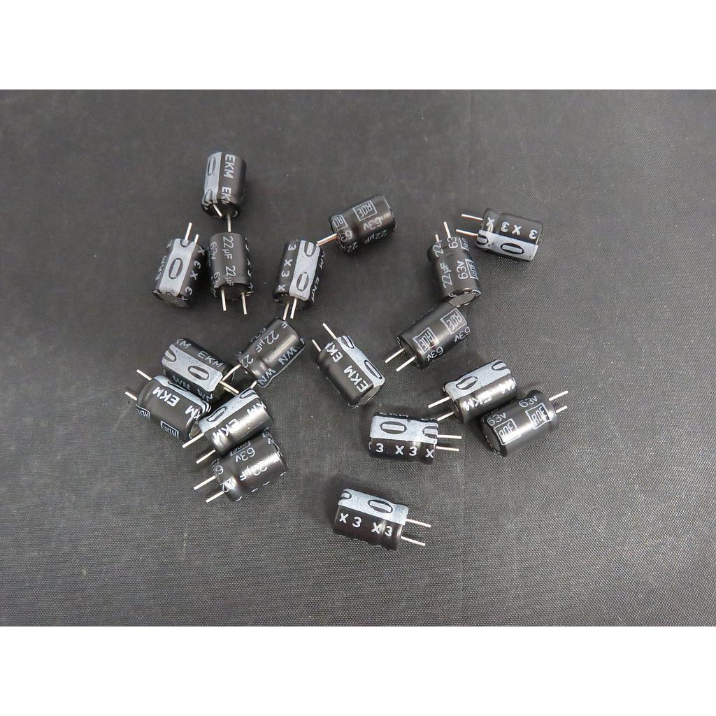 EKM 22µF 63V X3
